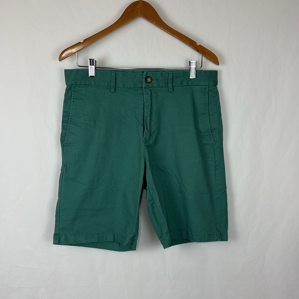 Old Navy Mens 32 Slim Built-In Flex Rotation Chino Green Shorts 9”Inseam EUC